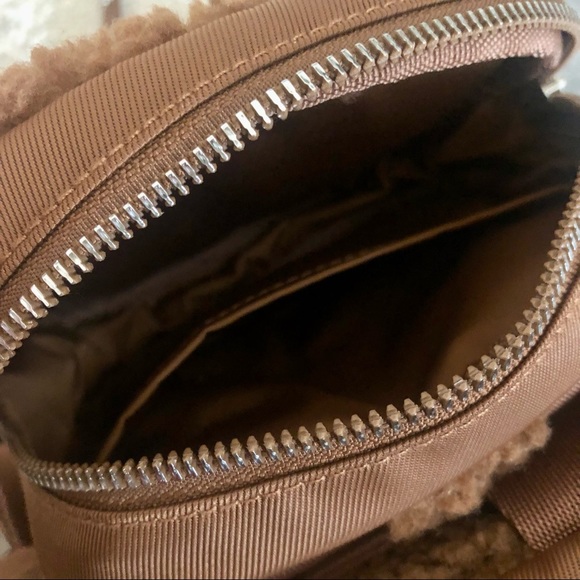 NWT ADIDAS ORIGINALS Beyonc Ivy Park Sherpa Belt Bag HA6688 - Picture 15 of 15